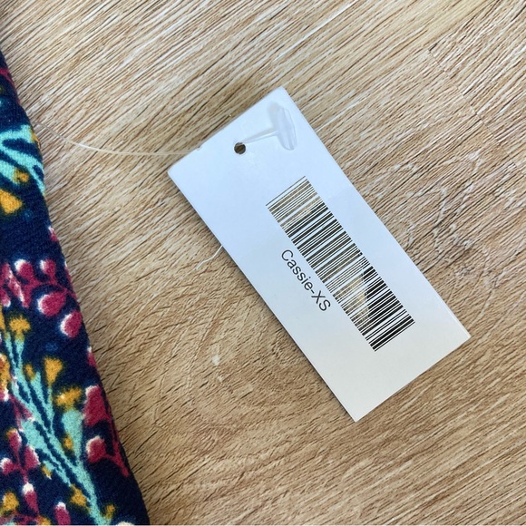 Lularoe Cassie Skirt size XS navy berry & leaves pattern NWT - Picture 2 of 6